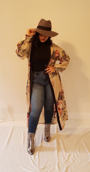 Kimono - Picture 2 of 4